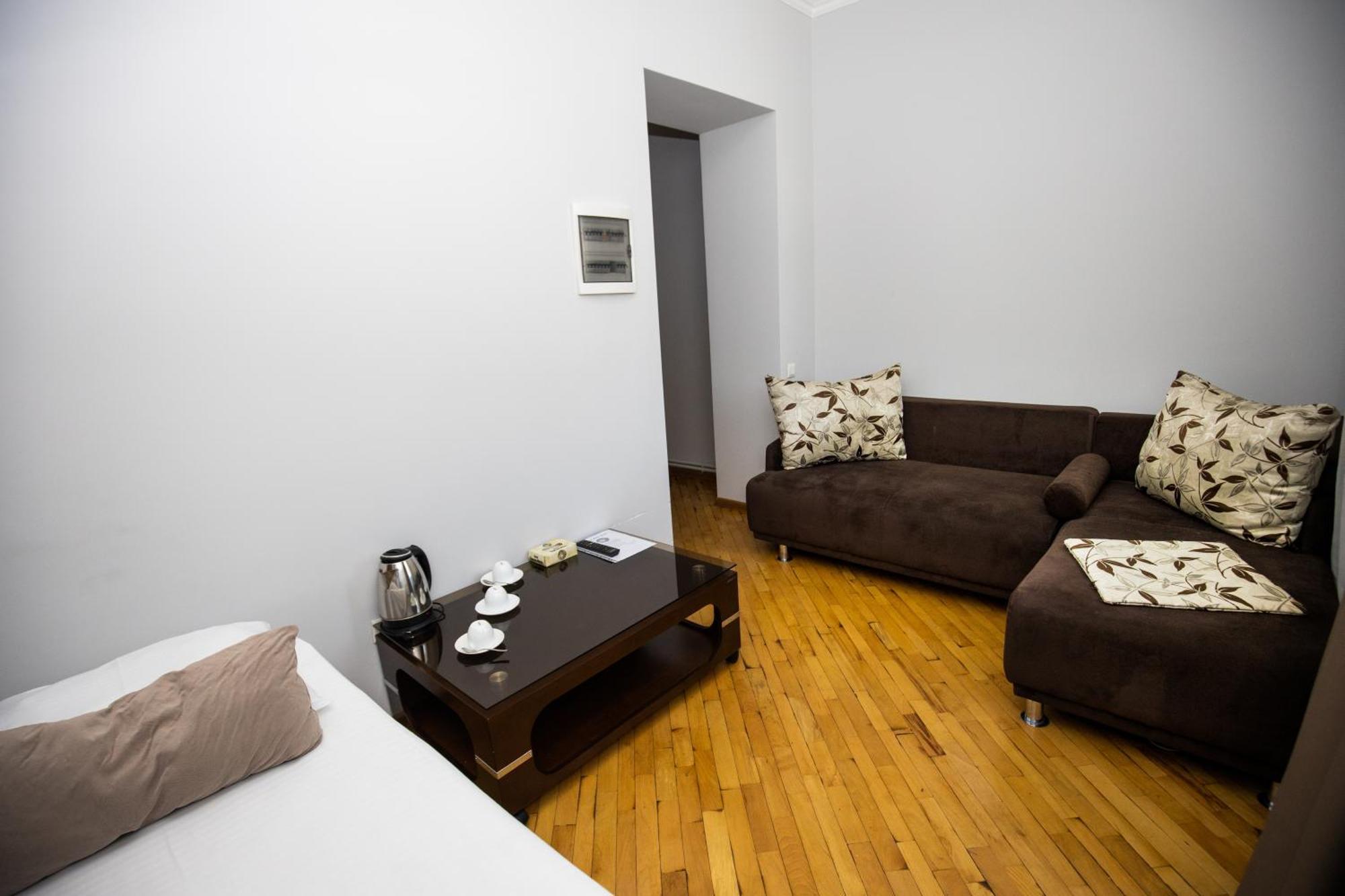 Yereone Hotel Apartment Γιερεβάν Εξωτερικό φωτογραφία