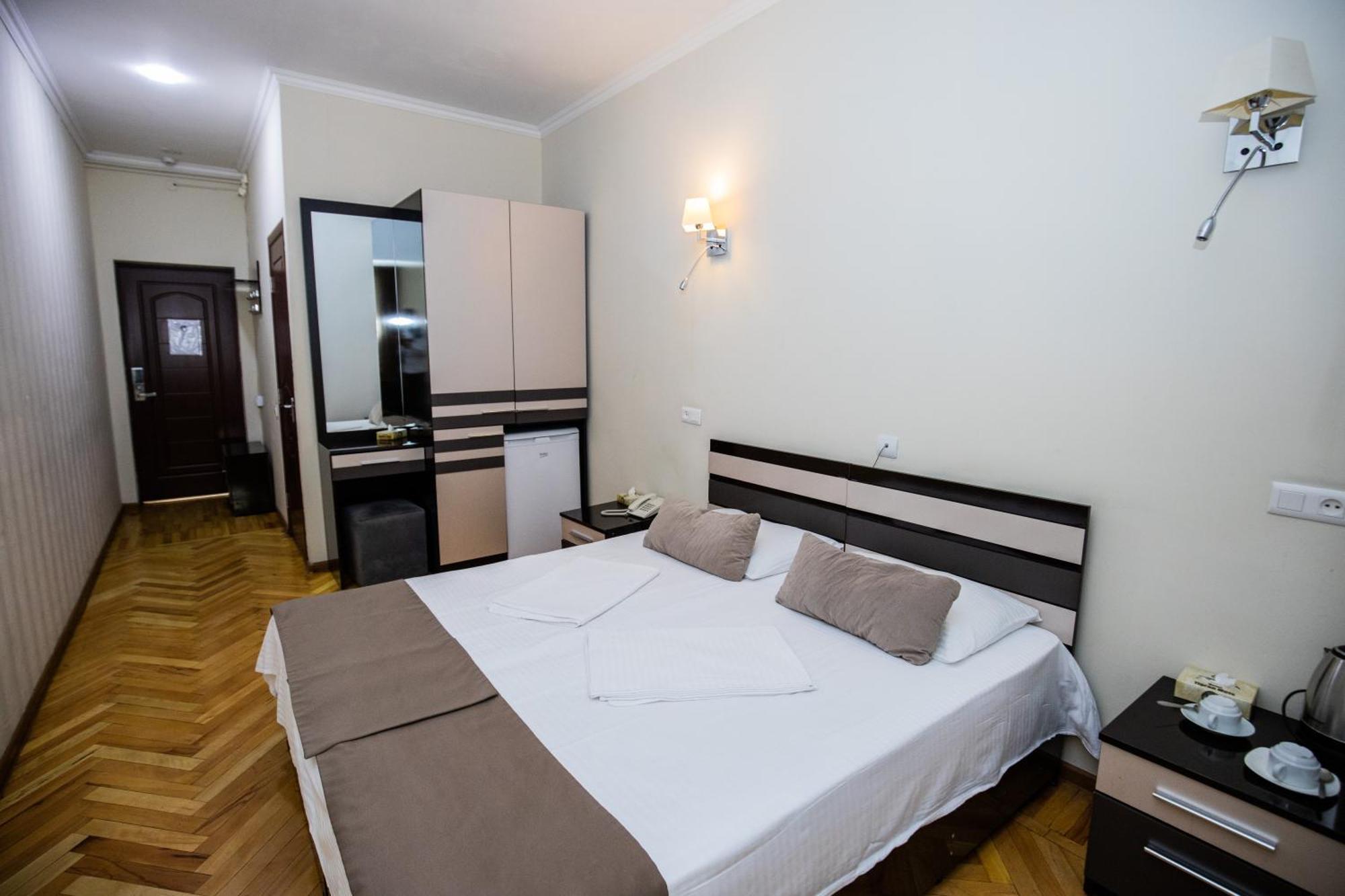 Yereone Hotel Apartment Γιερεβάν Εξωτερικό φωτογραφία