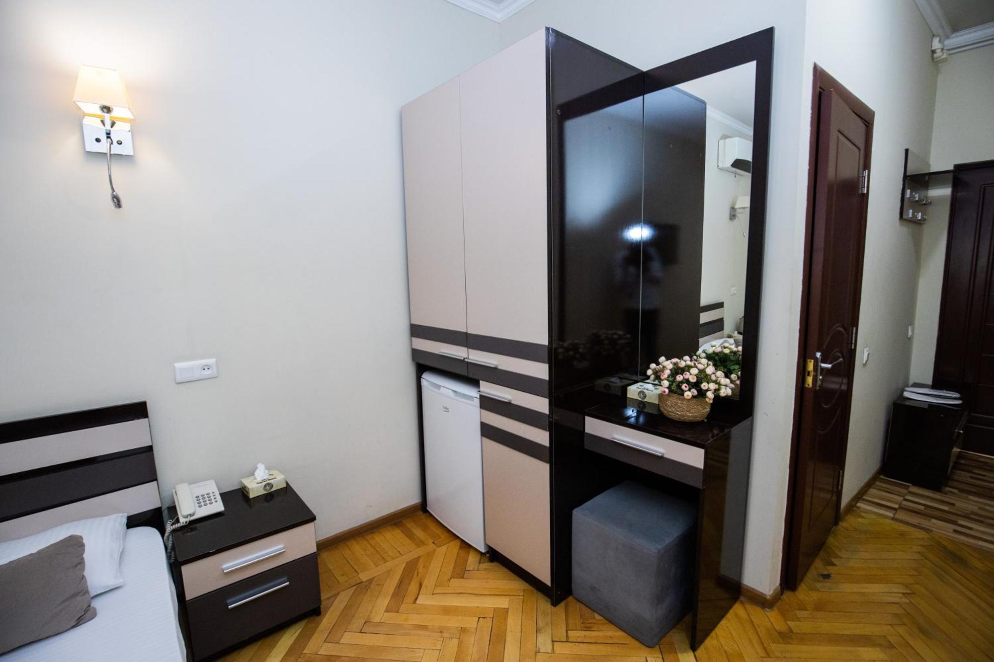 Yereone Hotel Apartment Γιερεβάν Εξωτερικό φωτογραφία